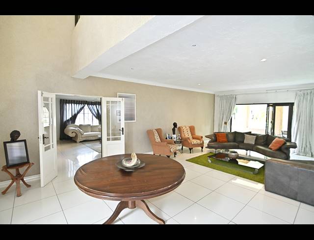 6 BEDROOM HOUSE FOR SALE IN PRESIDENT PARK